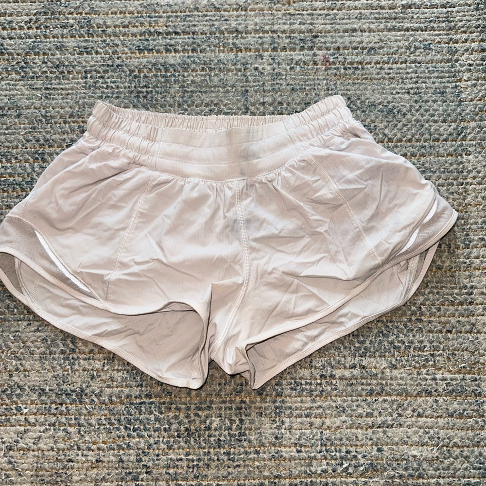 SOLD. lululemon white 2.5 inch hotty hot shorts size 4